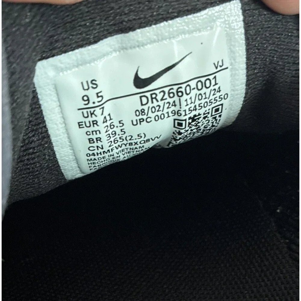 Nike ZoomX Invincible Run Flyknit 3 Black White Women Size 9.5 DR2660-001 - Picture 7 of 7